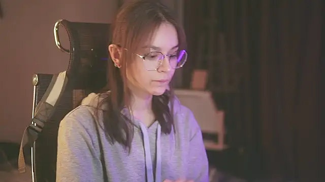 Snapshot of alyssa_sweet chatting on February 20, 6:26 am alyssa sweet online show from February 20, 6:26 am