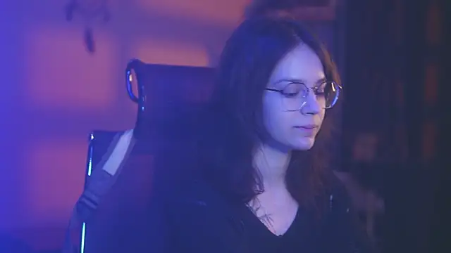 Snapshot of alyssa_sweet chatting on February 25, 4:44 am alyssa sweet online show from February 25, 4:44 am