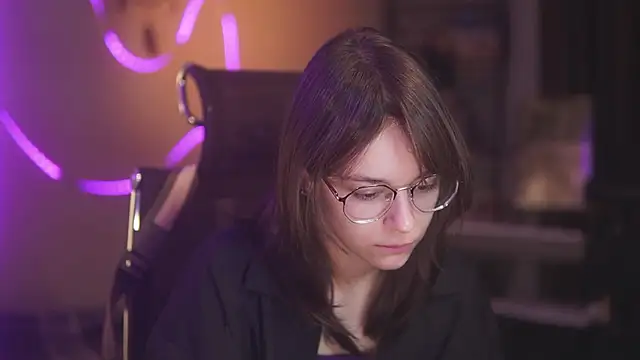 Snapshot of alyssa_sweet chatting on March 5, 4:41 am alyssa sweet online show from March 5, 4:41 am