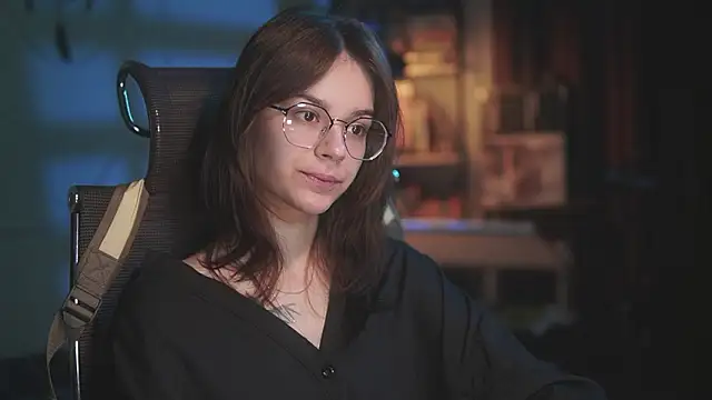 Snapshot of alyssa_sweet chatting on March 16, 5:44 am alyssa sweet online show from March 16, 5:44 am