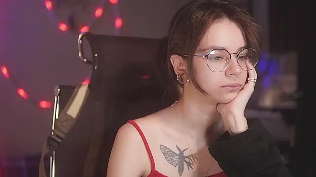 Snapshot of alyssa_sweet chatting on March 19, 4:49 am alyssa sweet online show from March 19, 4:49 am