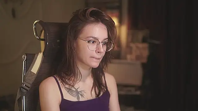 Snapshot of alyssa_sweet chatting on March 24, 5:23 am alyssa sweet online show from March 24, 5:23 am