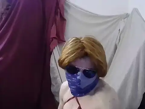 Snapshot of CeDelicja chatting on October 31, 9:27 pm CeDelicja online show from October 31, 9:27 pm