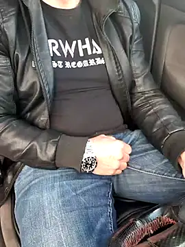 Snapshot of giorgio481510 chatting on March 27, 6:30 am giorgio481510 online show from March 27, 6:30 am