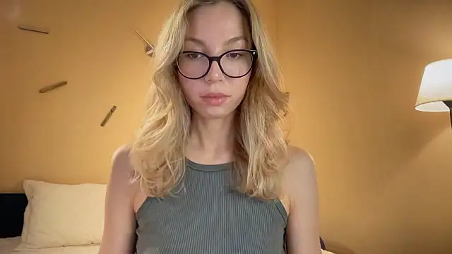 Cutensadistic online show from December 3, 3:55 pm