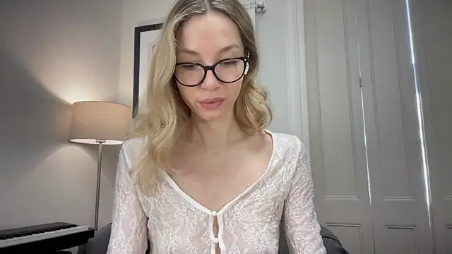 Cutensadistic online show from December 18, 8:42 am