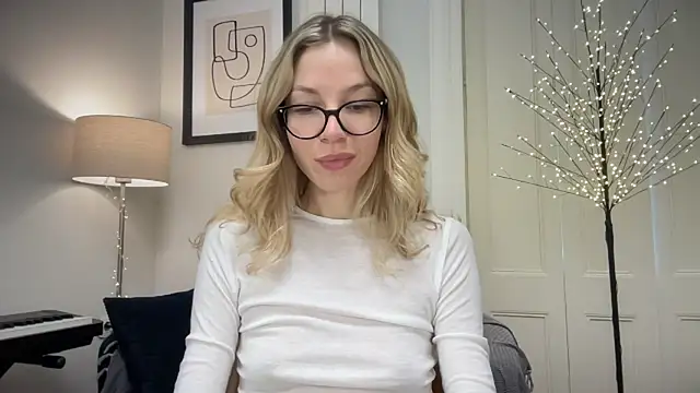 Cutensadistic online show from December 23, 11:36 am