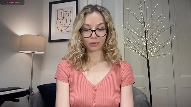 Cutensadistic online show from January 6, 3:51 pm