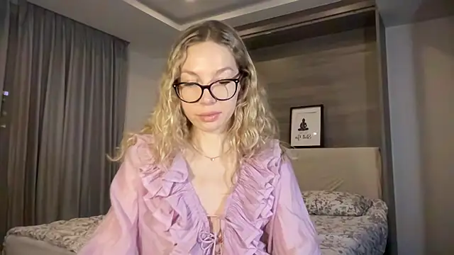 Cutensadistic online show from January 24, 11:37 am