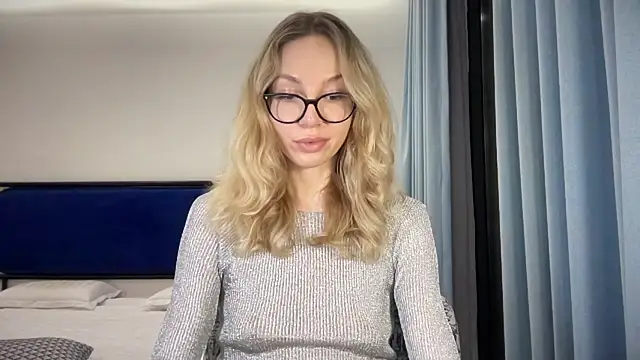 Cutensadistic online show from February 3, 11:42 am