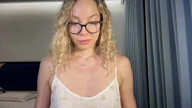Cutensadistic online show from February 10, 3:10 pm