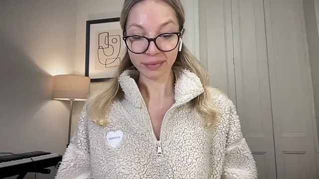 Cutensadistic online show from March 3, 6:12 pm