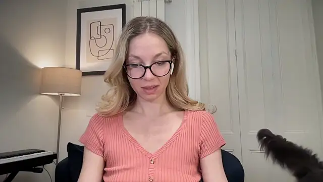 Cutensadistic online show from March 12, 2:34 pm