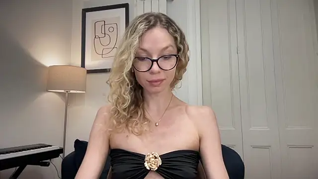 Cutensadistic online show from March 17, 2:45 pm