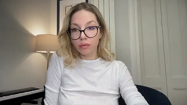 Cutensadistic online show from March 20, 3:14 pm