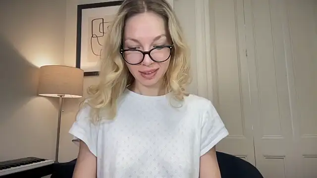Cutensadistic online show from March 21, 8:17 am