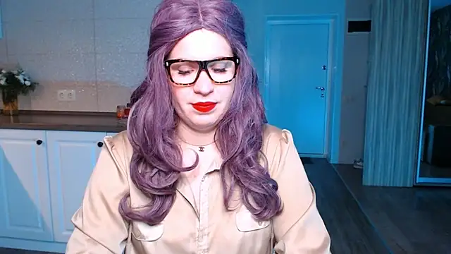 HotTiffani online show from September 18, 3:58 pm