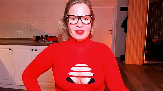 HotTiffani online show from October 9, 5:55 pm