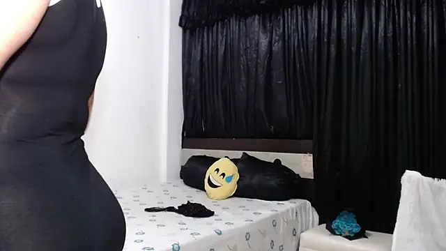 Snapshot of venuz_mendoza20 chatting on March 23, 1:04 pm venuz mendoza20 online show from March 23, 1:04 pm