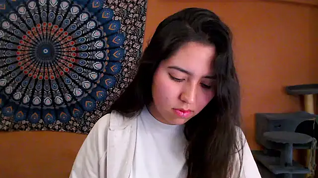 IntimateTales online show from November 25, 9:20 am