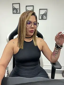 Snapshot of KellyBrooklyn_ chatting on March 18, 12:47 pm KellyBrooklyn online show from March 18, 12:47 pm