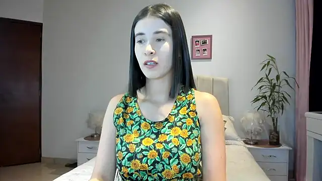 Snapshot of macarena_vallejo chatting on April 12, 2:49 am macarena vallejo online show from April 12, 2:49 am