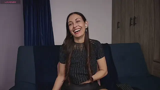 Swetisabella01 online show from May 16, 12:51 am