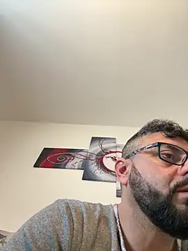 Snapshot of ChiIul11 chatting on March 21, 9:58 am ChiIul11 online show from March 21, 9:58 am