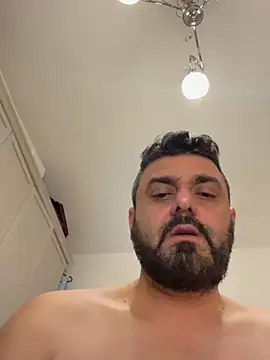 Snapshot of ChiIul11 chatting on April 2, 9:12 pm ChiIul11 online show from April 2, 9:12 pm