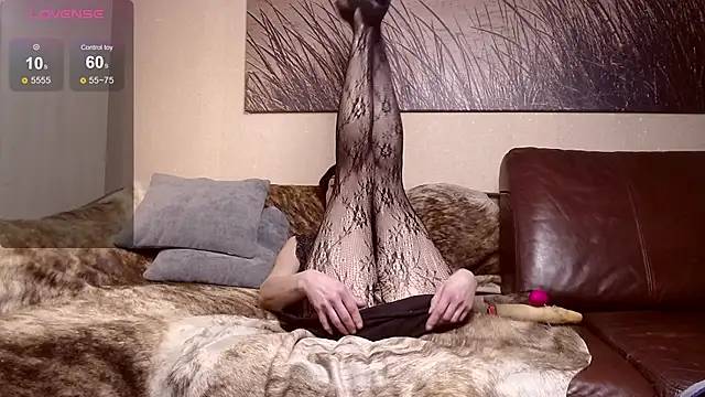 ElizabethLong online show from February 2, 7:01 pm