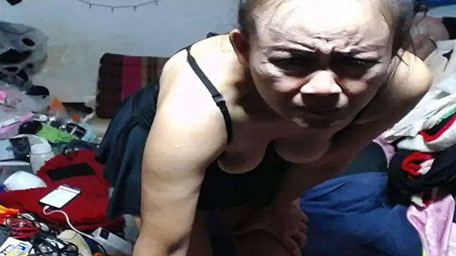 Snapshot of 1CuteAndSexy69 chatting on January 10, 1:29 am 1CuteAndSexy69 online show from January 10, 1:29 am