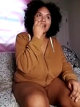 TasteeKitty online show from October 16, 8:10 pm