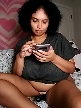 TasteeKitty online show from October 18, 9:10 am