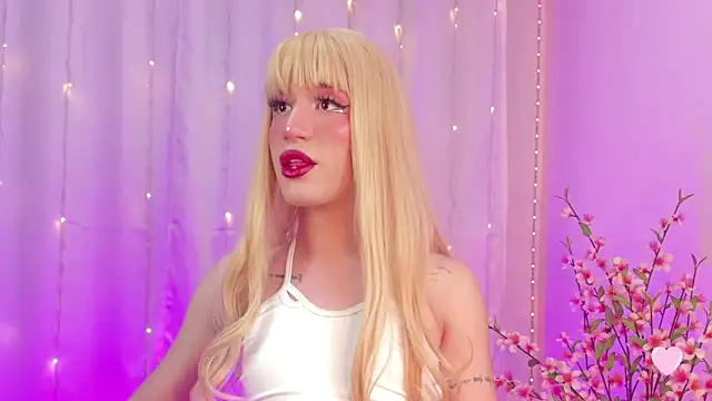 rosseblondee online show from September 25, 4:05 am