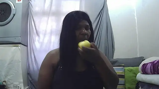 Delicioussexy online show from April 18, 8:40 am