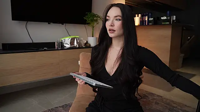 Snapshot of ibiddi chatting on September 29, 9:03 am ibiddi online show from September 29, 9:03 am