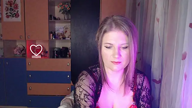 Snapshot of LizaCakes chatting on February 25, 4:00 pm LizaCakes online show from February 25, 4:00 pm