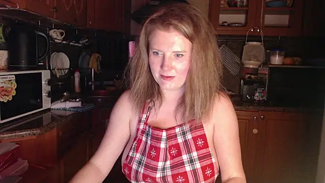 Snapshot of LizaCakes chatting on March 18, 5:21 pm LizaCakes online show from March 18, 5:21 pm