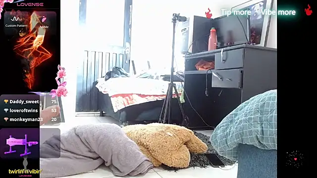 keyklin1 online show from December 18, 3:55 pm