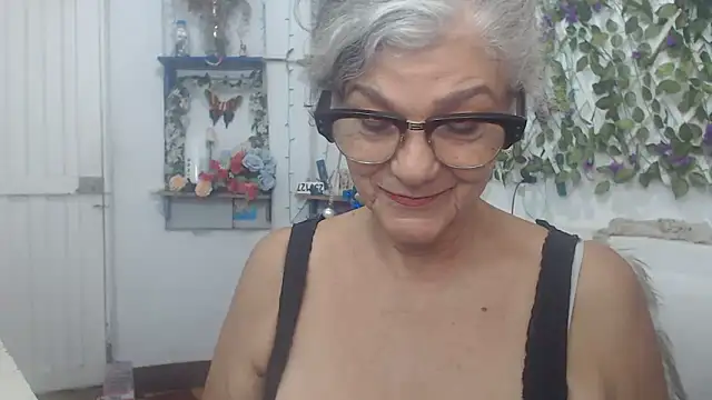FunnyGrandma online show from December 26, 1:29 am