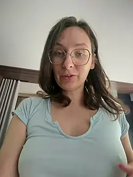 The Snowwhitee online show from June 18, 8:47 am