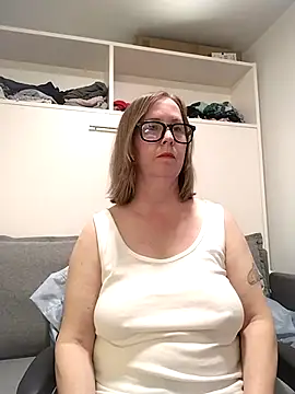 SweetandNaughty1 online show from February 8, 11:30 pm