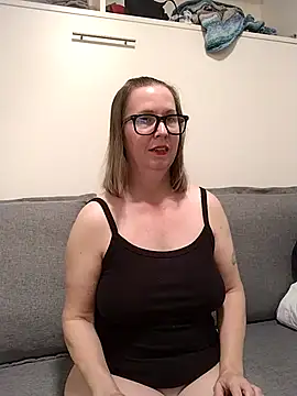 SweetandNaughty1 online show from March 16, 3:34 am