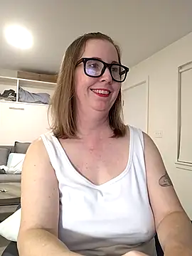 Snapshot of SweetandNaughty1 chatting on May 21, 4:41 am SweetandNaughty1 online show from May 21, 4:41 am