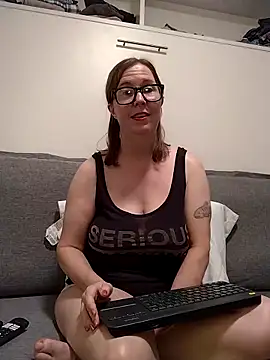 Snapshot of SweetandNaughty1 chatting on May 22, 4:30 am SweetandNaughty1 online show from May 22, 4:30 am