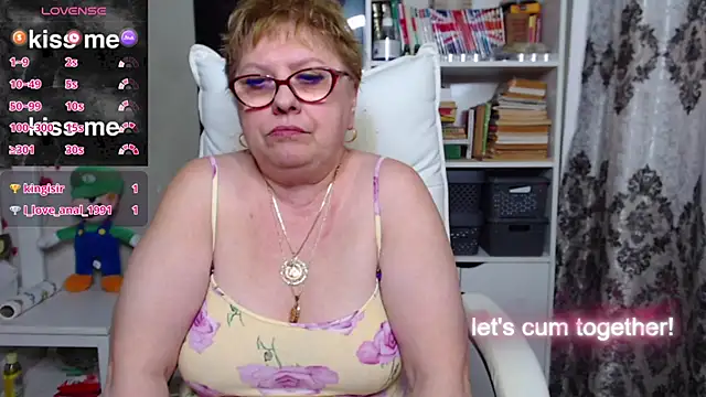 Snapshot of Mella4you chatting on January 17, 11:17 am Mella4you online show from January 17, 11:17 am