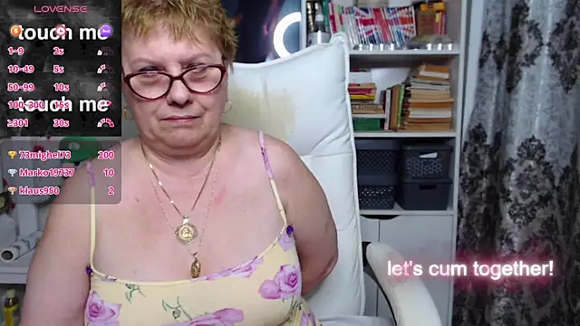 Snapshot of Mella4you chatting on January 17, 5:51 pm Mella4you online show from January 17, 5:51 pm