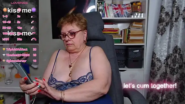 Snapshot of Mella4you chatting on March 18, 5:10 pm Mella4you online show from March 18, 5:10 pm