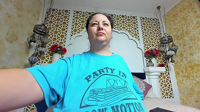 AleshaArabian online show from December 16, 5:34 am