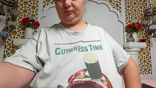 AleshaArabian online show from December 19, 5:14 am